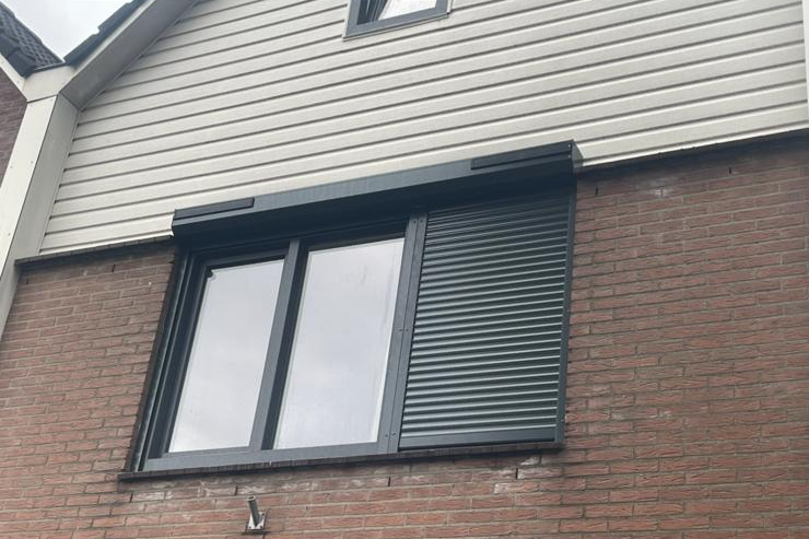 Voorzet rolluik op maat montage